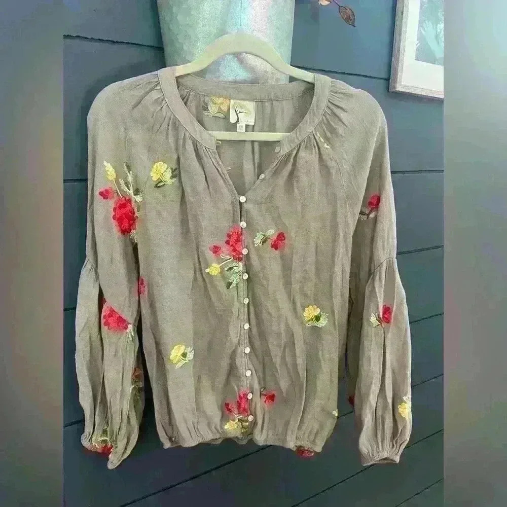 Fig and flower embroidered flowy long sleeve top medium